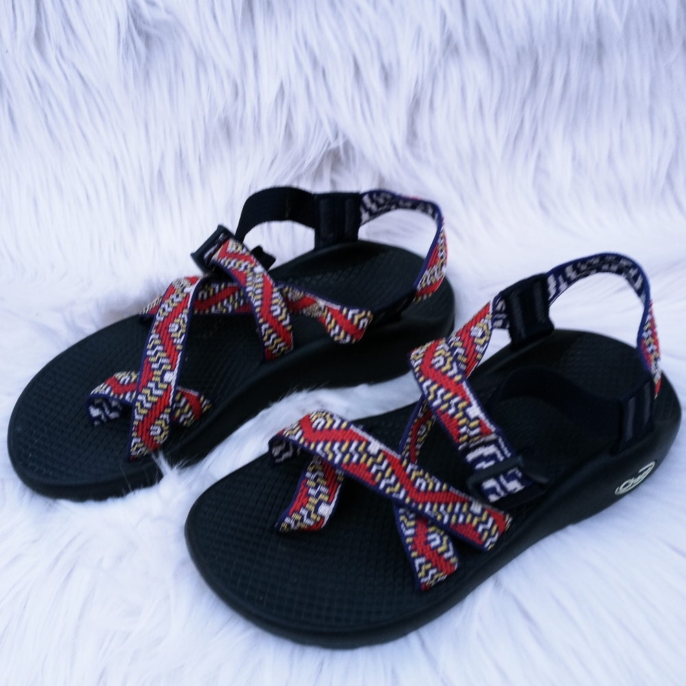 Women's Chaco blue and red straps size 6